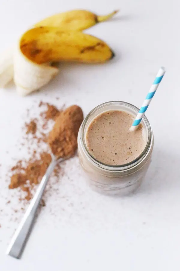 Chocolate Peanut Butter Banana Smoothie by @cydconverse