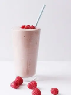 Chocolate Raspberry Smoothie from @cydconverse