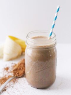 Chocolate Peanut Butter Banana Smoothie by @cydconverse