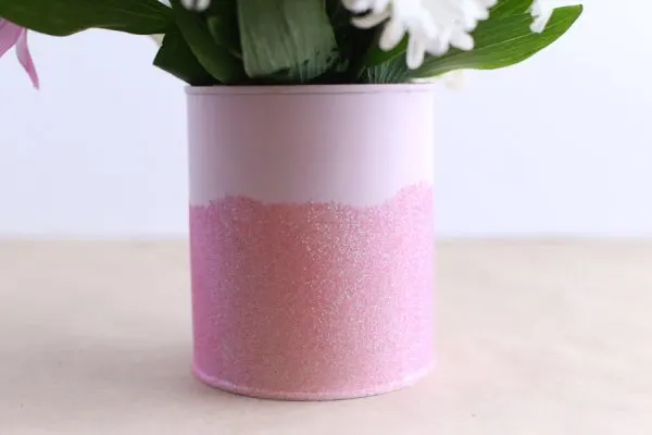 DIY Mini Paint Can Glitter Vases by @cydconverse