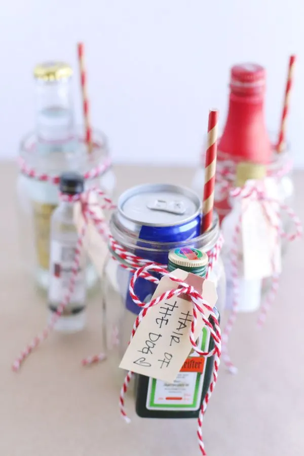 DIY Cocktails to Go for Valentine's Day from @cydconverse