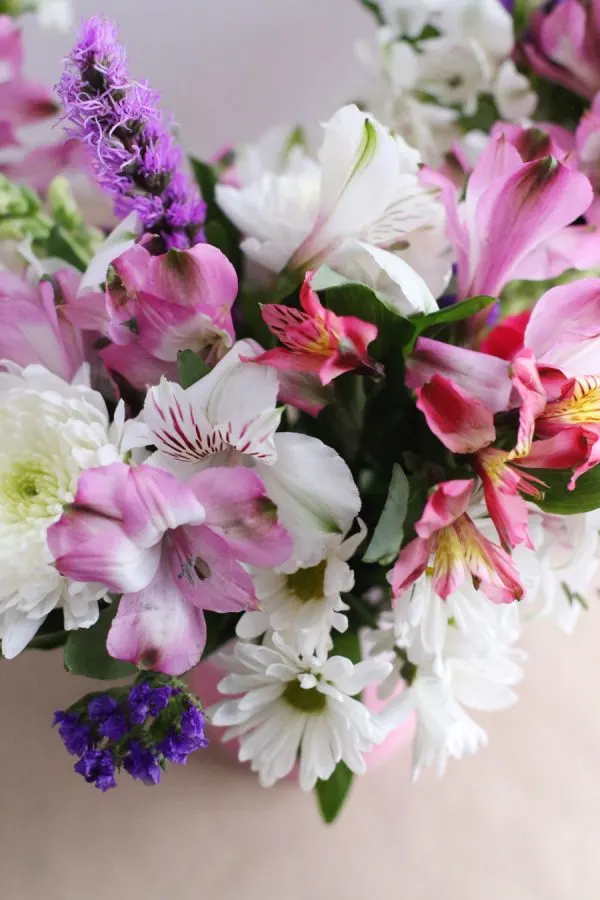 DIY Mini Paint Can Glitter Vases by @cydconverse