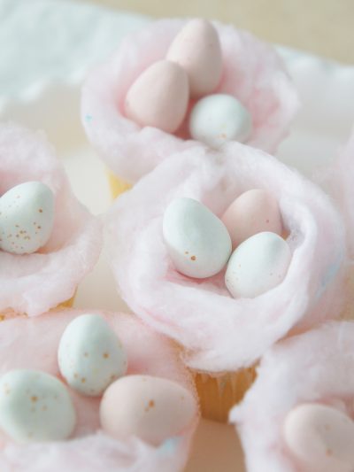 Vanilla Cotton Candy Easter Cupcakes thumbnail