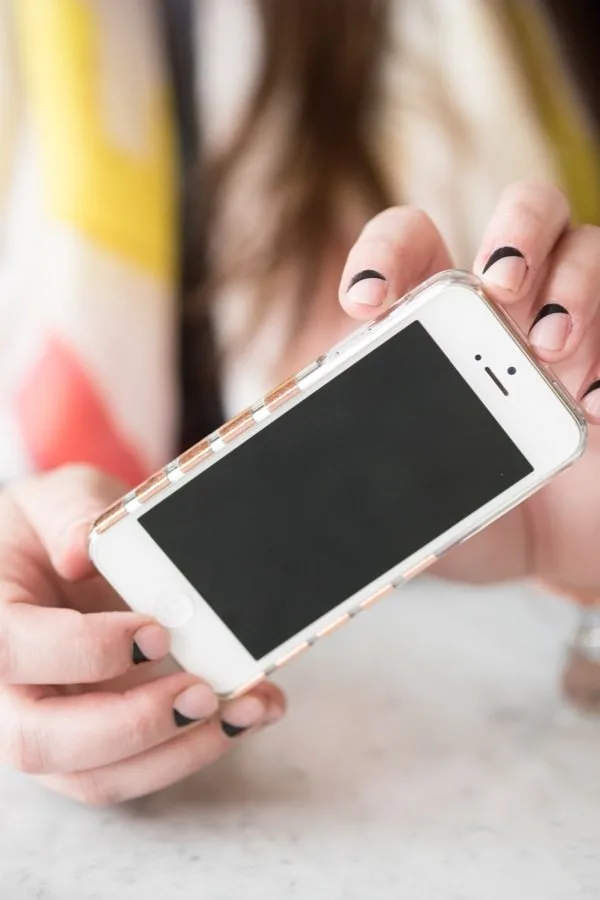 DIY Foil Striped iPhone Case by @cydconverse