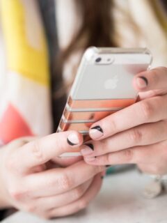 DIY Foil Striped iPhone Case by @cydconverse
