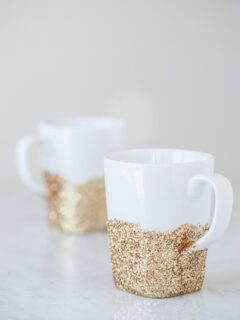 DIY Gold Glitter Dipped Mugs from @cydconverse