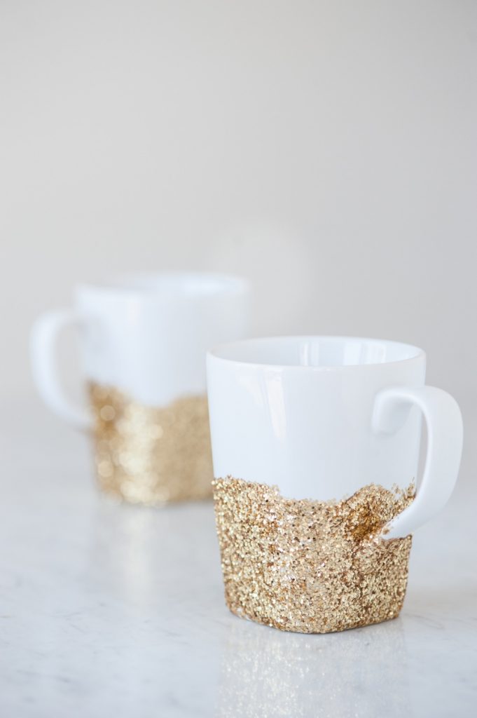 DIY Gold Glitter Dipped Mugs from @cydconverse