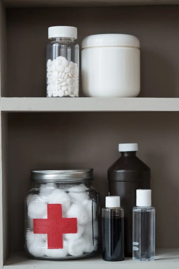 DIY First Aid Apothecary Jar from @cydconverse