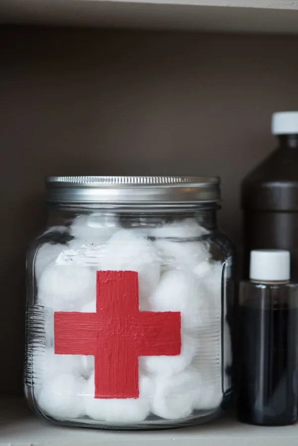 DIY First Aid Apothecary Jar from @cydconverse