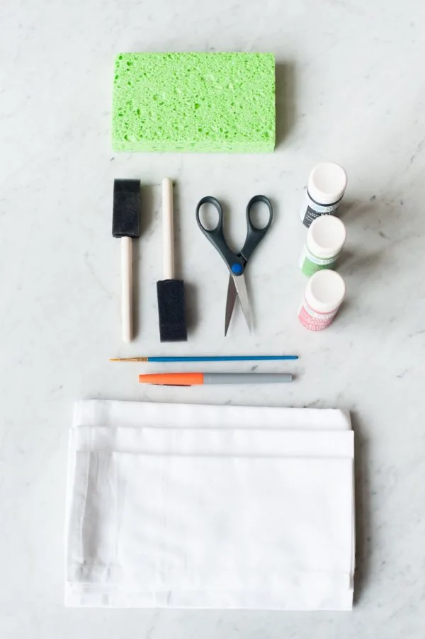 DIY Watermelon Print Napkins by @cydconverse