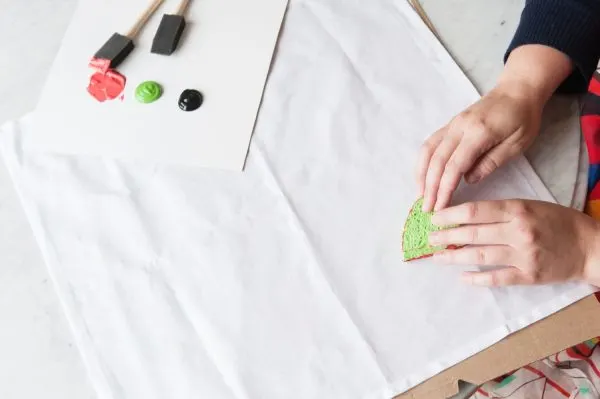 DIY Watermelon Print Napkins by @cydconverse