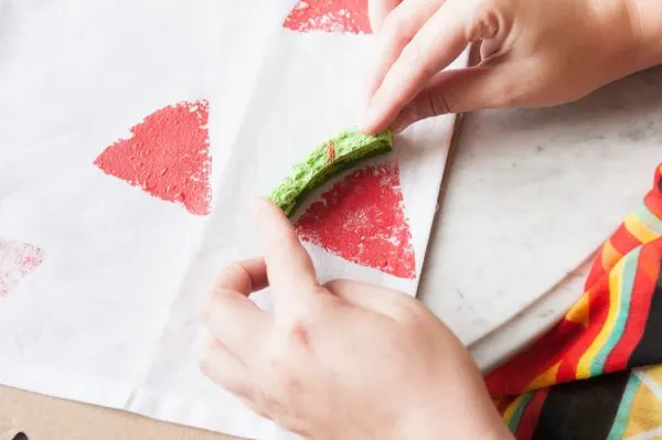 DIY Watermelon Print Napkins by @cydconverse