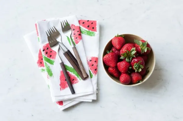 DIY Watermelon Print Napkins by @cydconverse