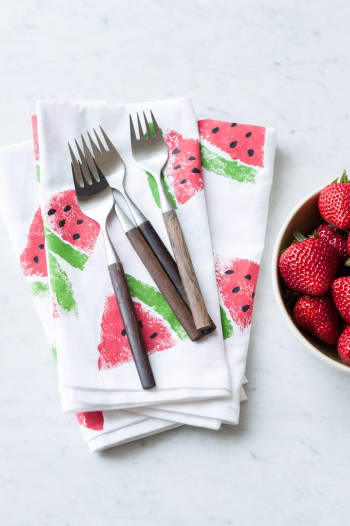 DIY Watermelon Print Napkins by @cydconverse