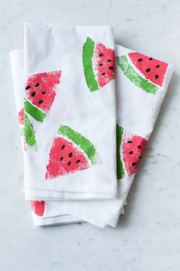 DIY Watermelon Print Napkins by @cydconverse