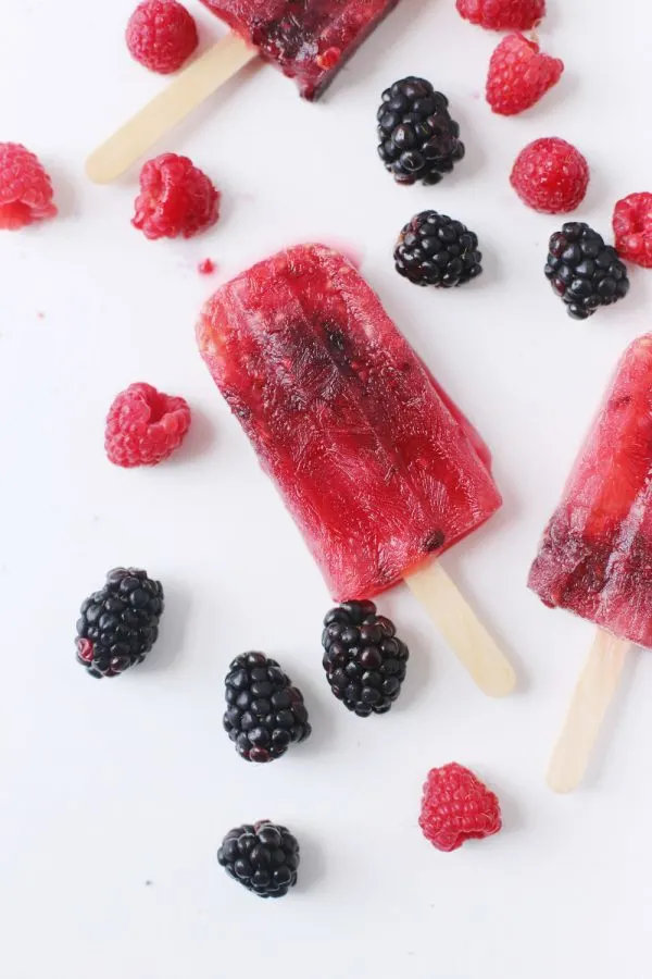 Blackberry Raspberry Sangria Popsicles by @cydconverse