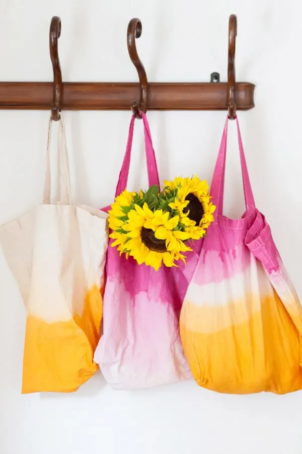 DIY Dip Dye Market Tote Bag by @cydconverse