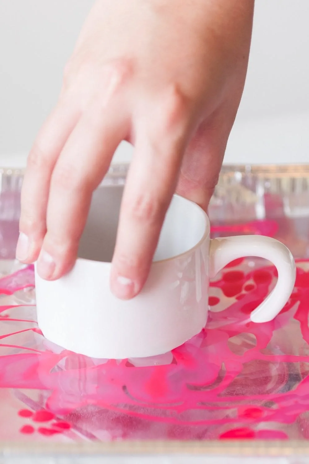 DIY Marble Dipped Mugs - The Sweetest Occasion