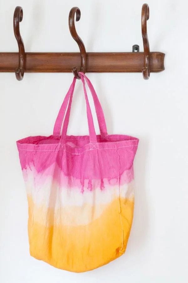 DIY Dip Dye Market Tote Bag by @cydconverse