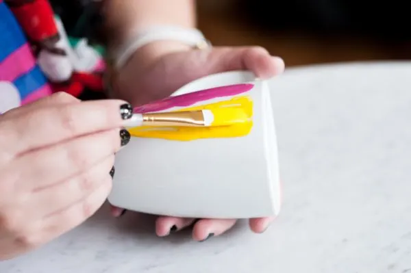 DIY Abstract Brushstroke Mug by @cydconverse