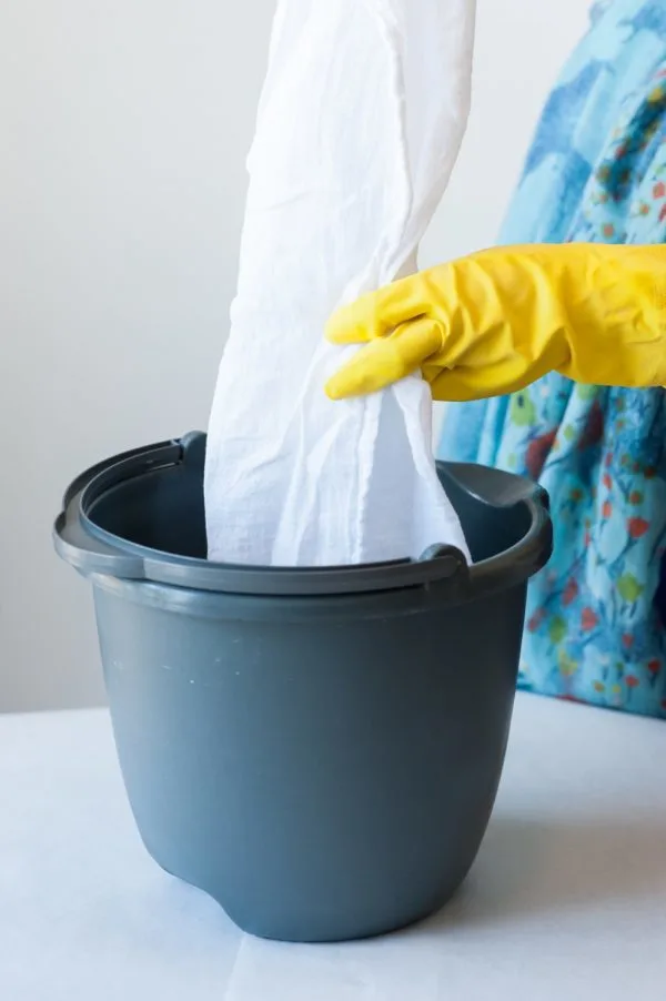 DIY Ombre Flour Sack Towels by @cydconverse