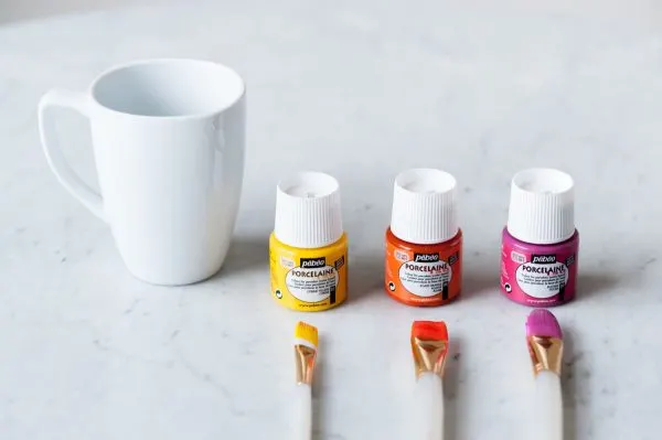 DIY Abstract Brushstroke Mug by @cydconverse