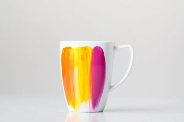 DIY Abstract Brushstroke Mug by @cydconverse