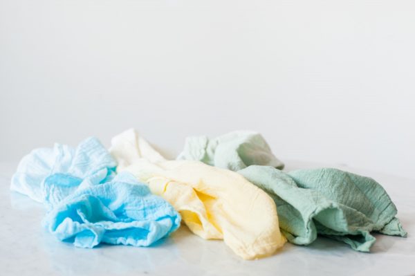 DIY Ombre Flour Sack Towels by @cydconverse