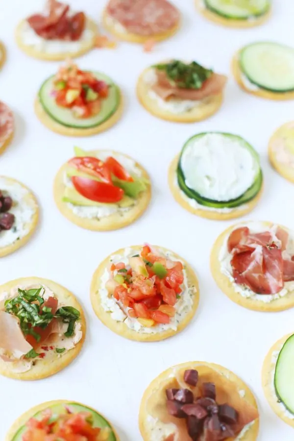 3 Quick + Delicious Football Party Snacks by @cydconverse