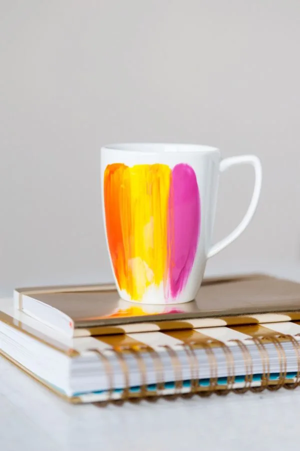 DIY Abstract Brushstroke Mug by @cydconverse