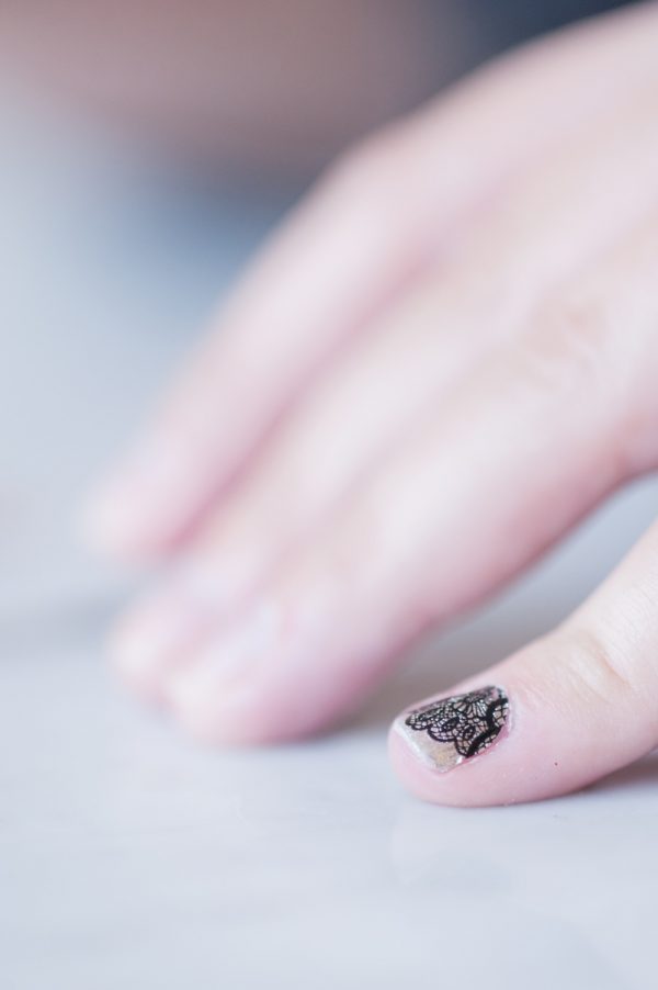 An Easy At Home DIY Manicure from @cydconverse