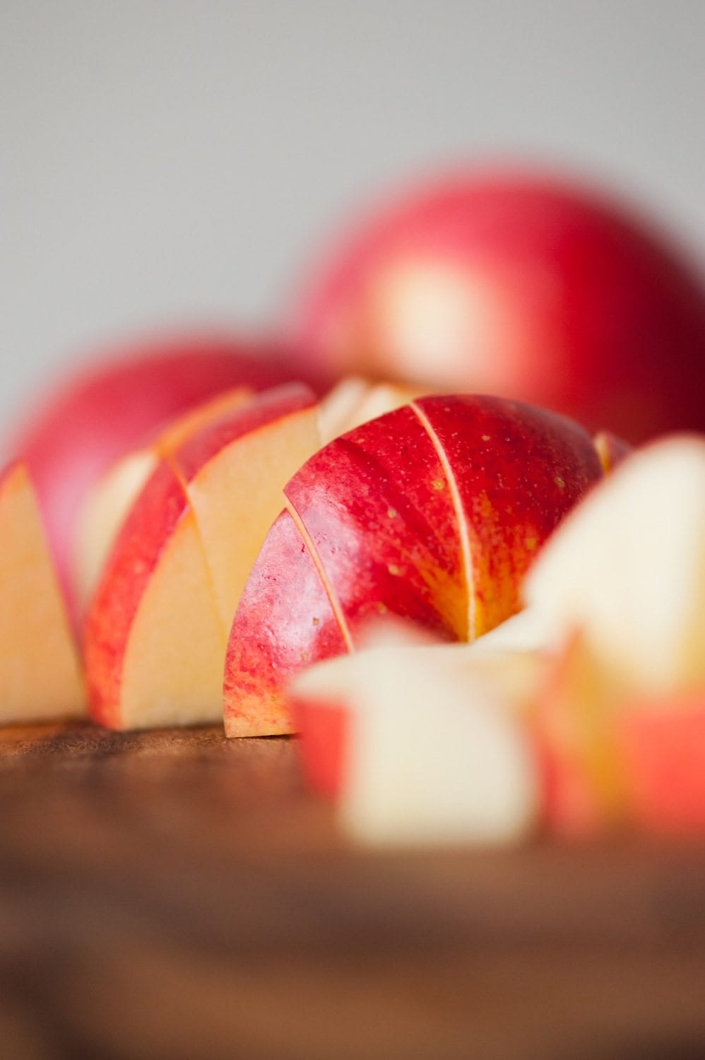 Caramel Apple Sangria Recipe from entertaining blog @cydconverse