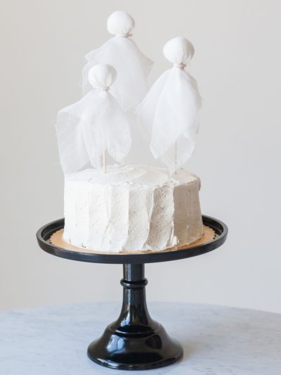 DIY Cheesecloth Ghost Cake Toppers thumbnail