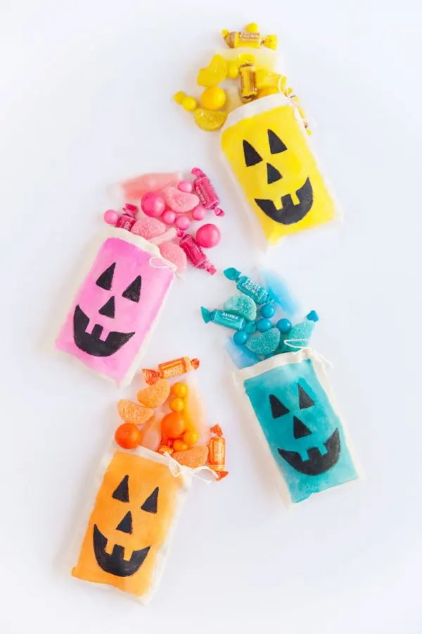 DIY Colorful Jack O' Lantern Treat Bags by @tellloveparty for @cydconverse