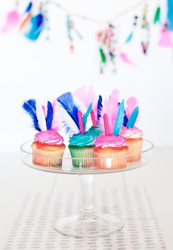 DIY Feather Cupcake Toppers