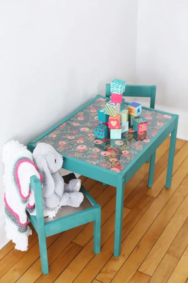 DIY Kids Table Makeover by @cydconverse