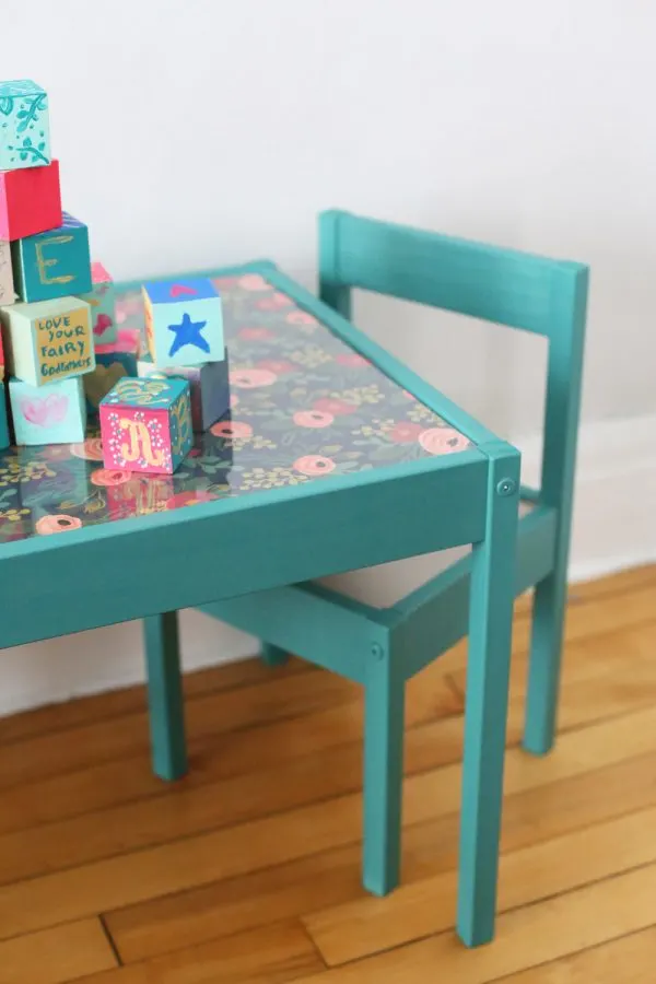 DIY Kids Table Makeover by @cydconverse