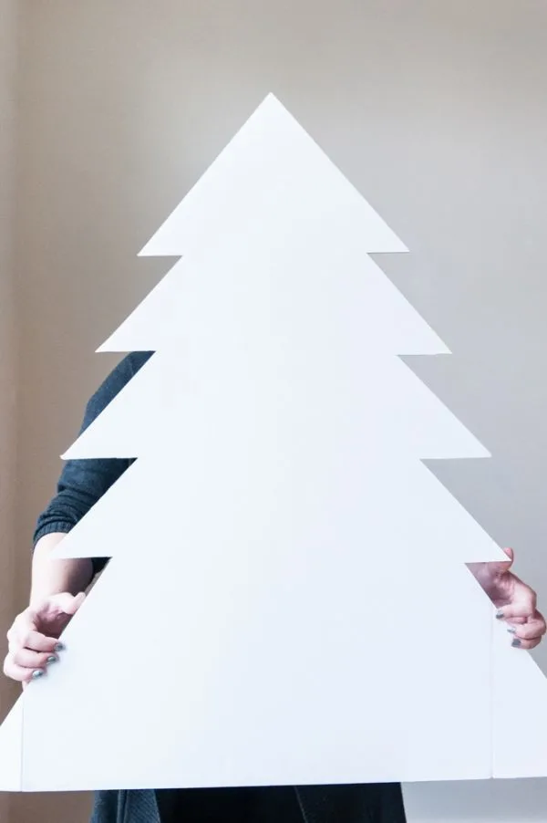 DIY Marquee Christmas Tree by @cydconverse