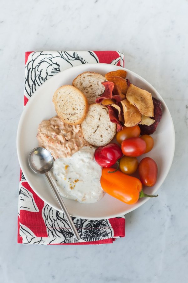 An Easy Holiday Party Dip Station by @cydconverse