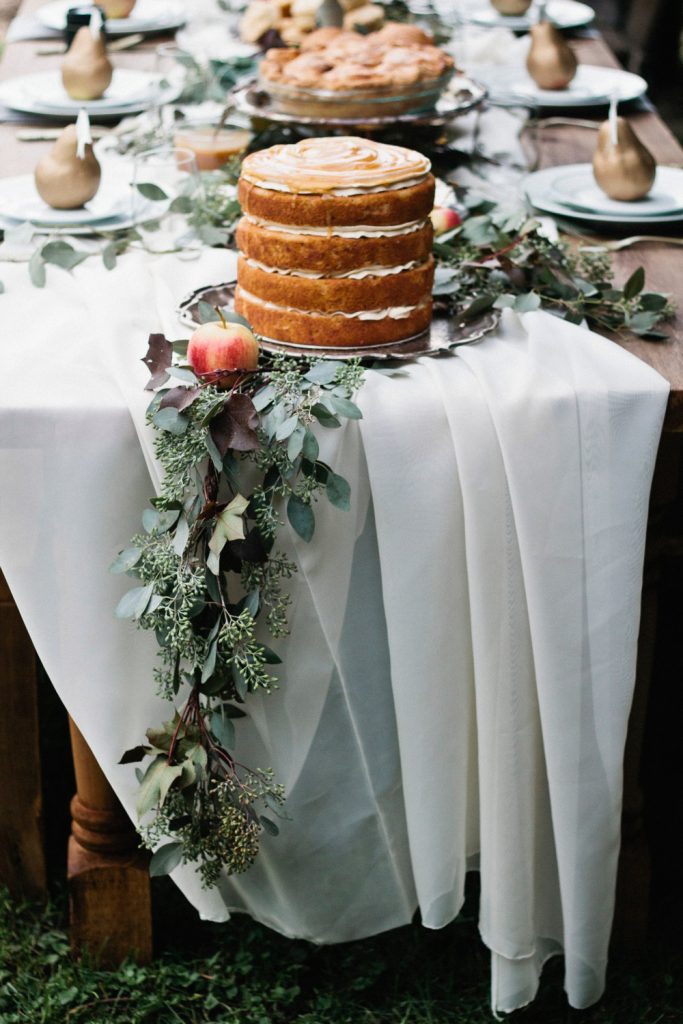 An Elegant Thanksgiving Table + Dessert Buffet from @cydconverse
