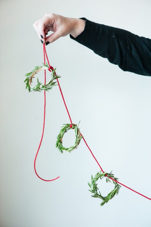 DIY Mini Rosemary Wreath Garland by @cydconverse