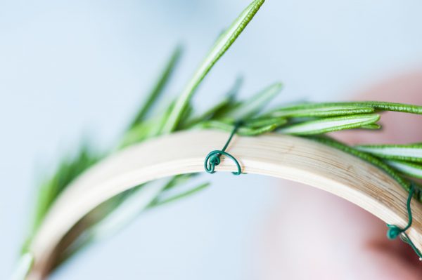 DIY Mini Rosemary Wreath Garland by @cydconverse