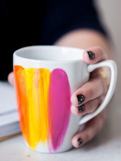 DIY Abstract Painted Mug by @cydconverse