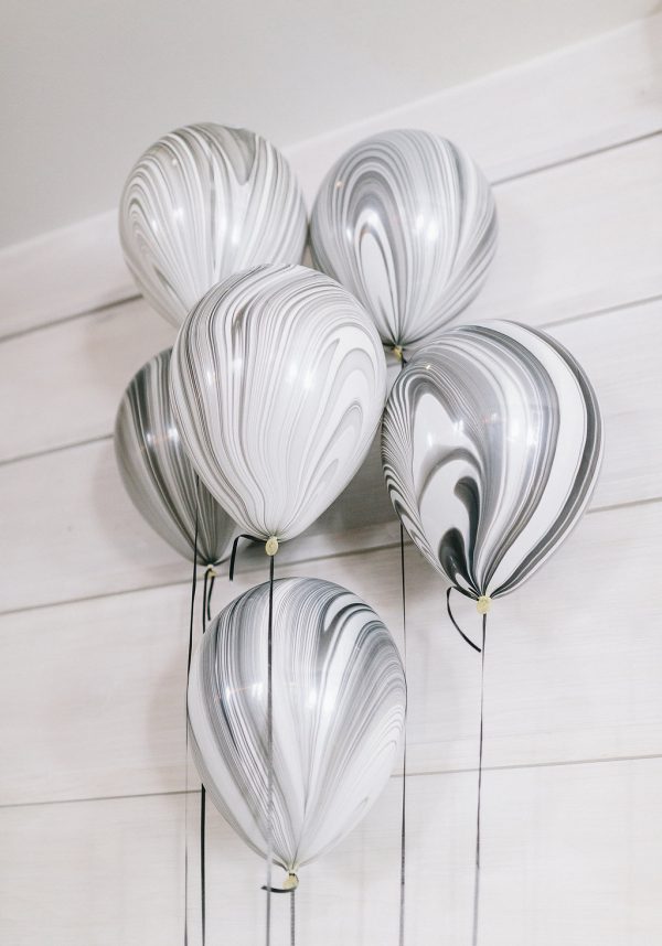 Gorgeous Black Marble Balloons from @cydconverse