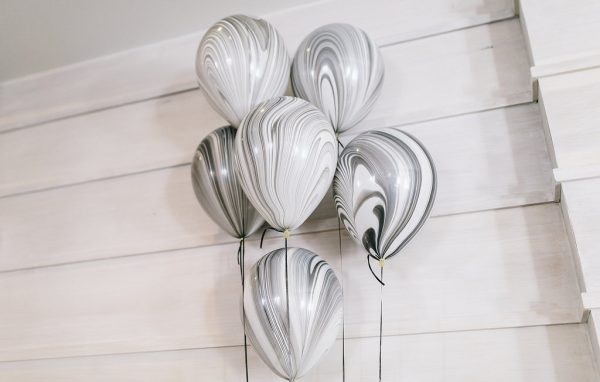 Gorgeous Black Marble Balloons from @cydconverse