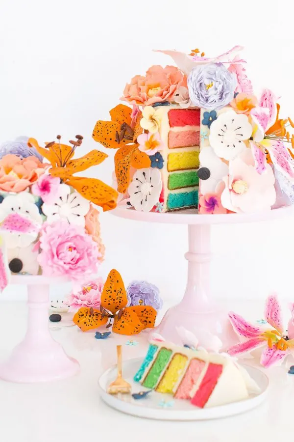 DIY Sugar Flower Cake | 15 Gorgeous Easter Cakes from @cydconverse