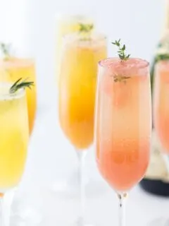 Grapefruit Mimosa | Mimosa recipes + Easter brunch ideas from @cydconverse