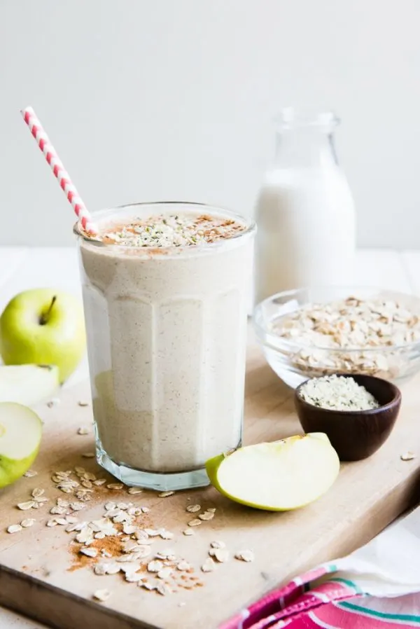 Apple n' Oats Smoothie | Healthy Breakfast Recipes from @cydconverse