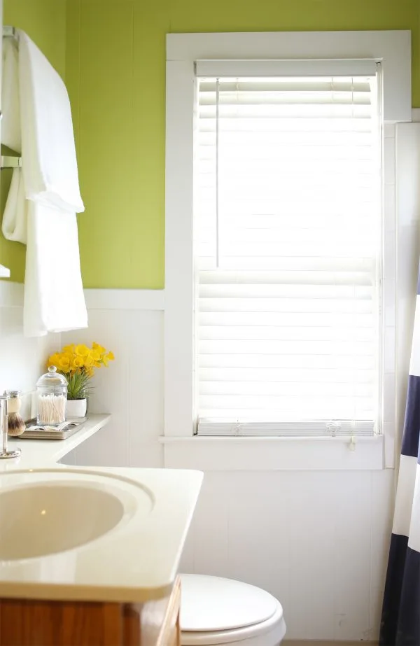 Mini Bathroom Renovation | Bathroom Paint Colors from @cydconverse and @valsparpaint