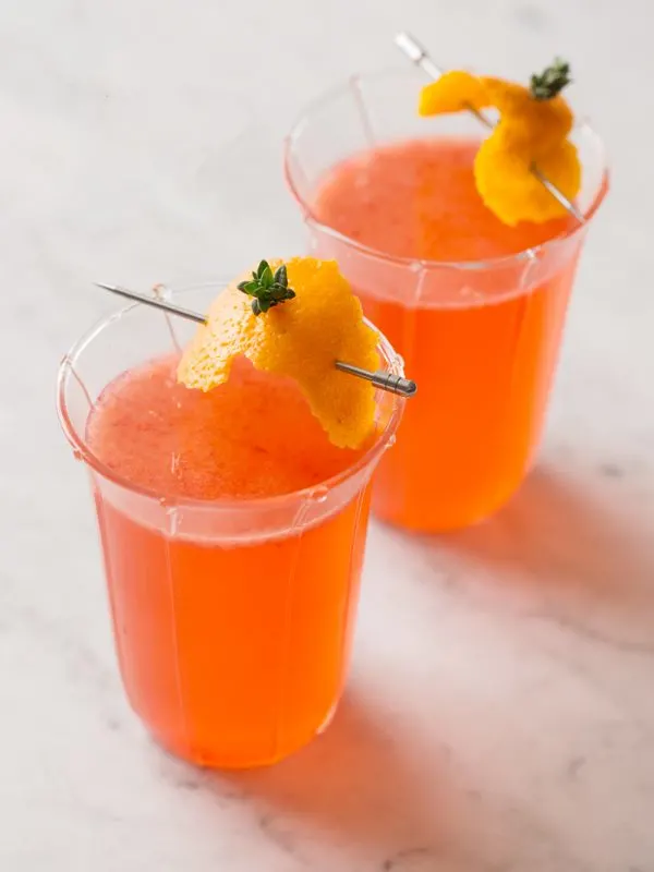 Blood Orange Mimosa Recipe | Mimosa recipes + Easter brunch ideas from @cydconverse